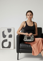 Gondola charol cebra negra